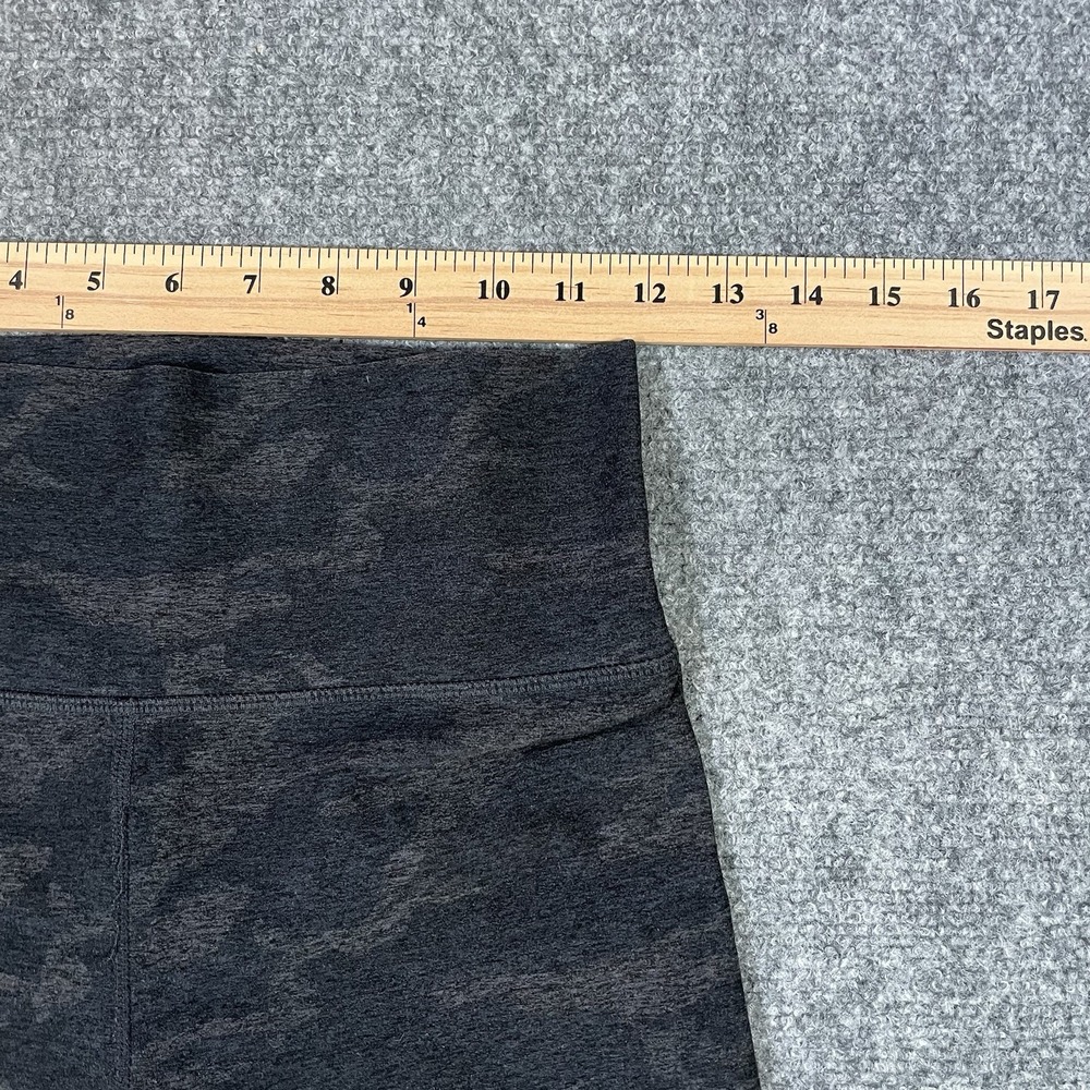 Vuori Clean Elevation Leggings Women's Small* Gray Camo High Rise Yoga Pants - Picture 5 of 8